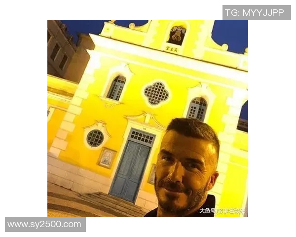 足球巨星畅游上海夜景 璀璨灯火下尽显风采与魅力